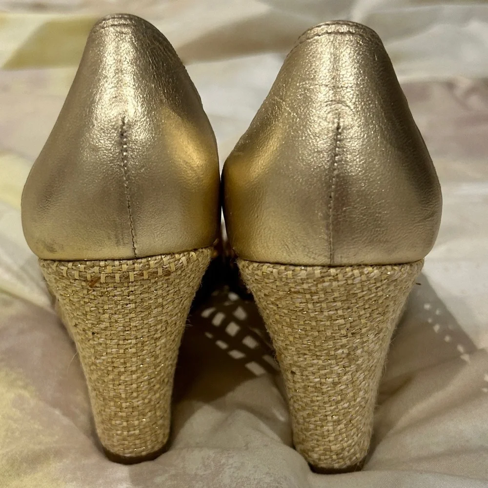 Lilly Pulitzer Gold Leather Resort Chic Basketweave Open Toe Wedge.FIRM PRICE - Picture 10 of 11
